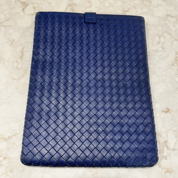 Bottega Veneta iPad woven leather navy iPad case 💙 - Picture 2 of 9